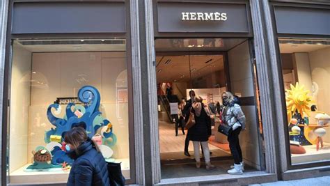 hermes rimborso furto|Hermés Mlano, mega furto di borse per 90 mila euro .